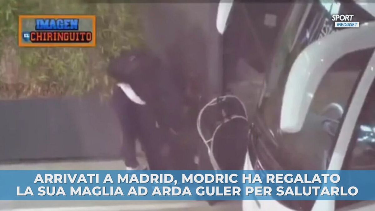 Modric regala la maglia a Arda Guler