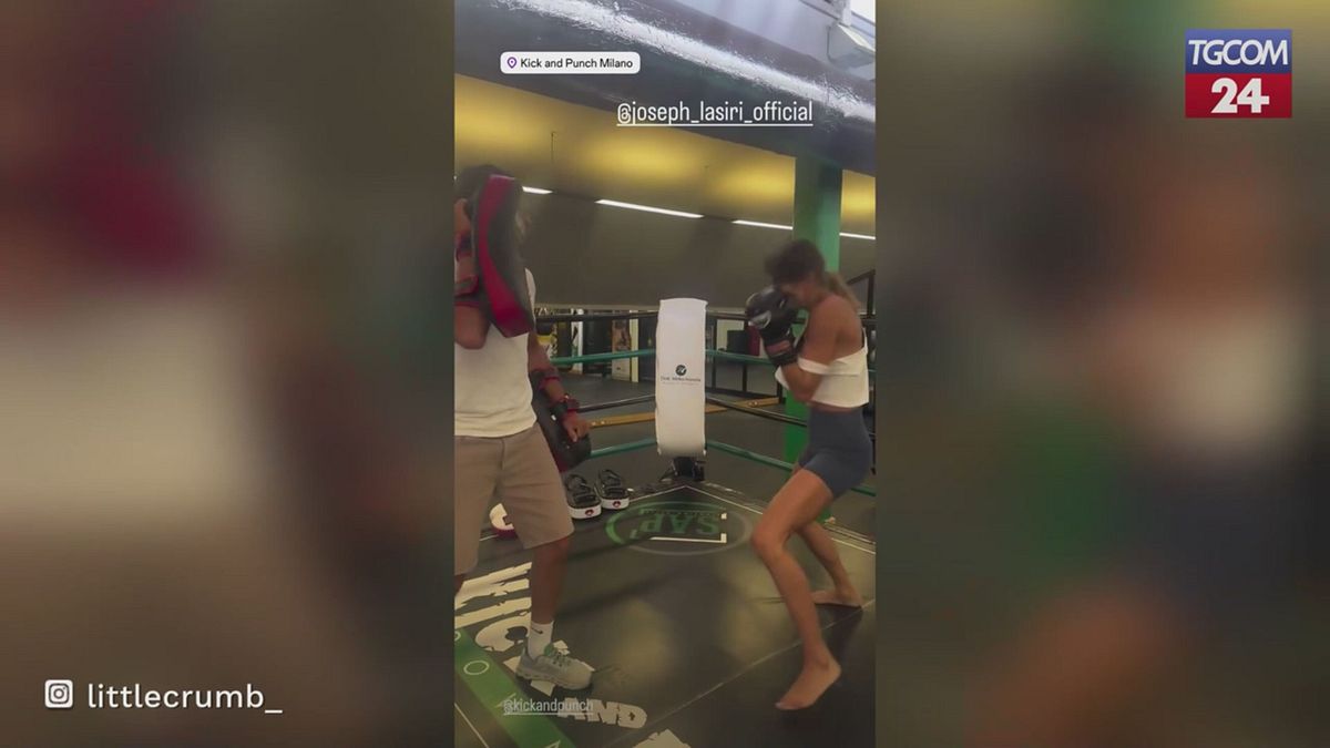 Elisabetta Canalis, grinta e allenamento a colpi di kick boxing