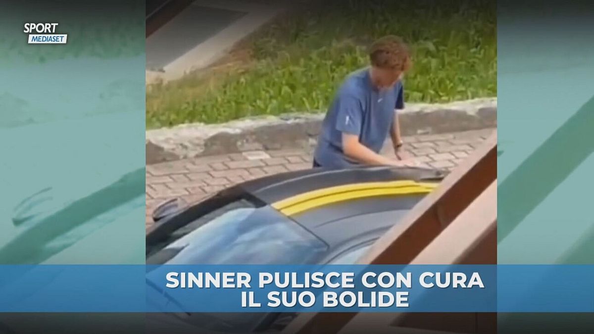Sinner lava a mano la sua Ferrari da sogno