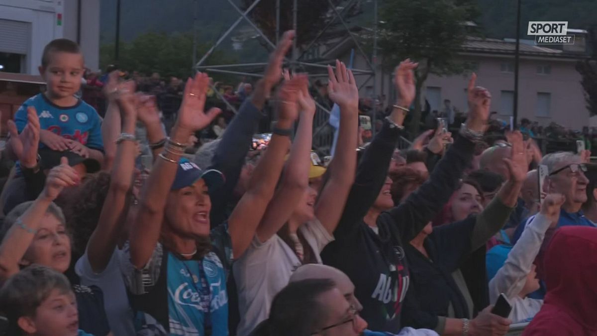MCH PRESENTAZIONE NAPOLI E CORI TIFOSI MCH