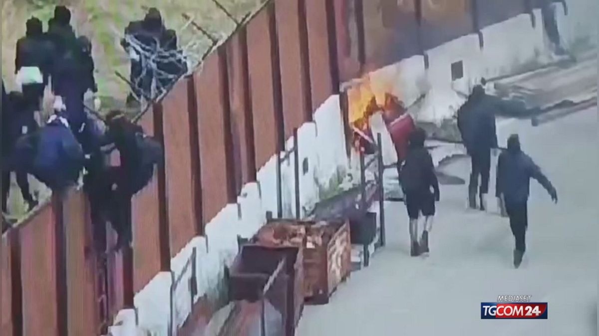 no tav sito piu macchia barricate con audio SRV