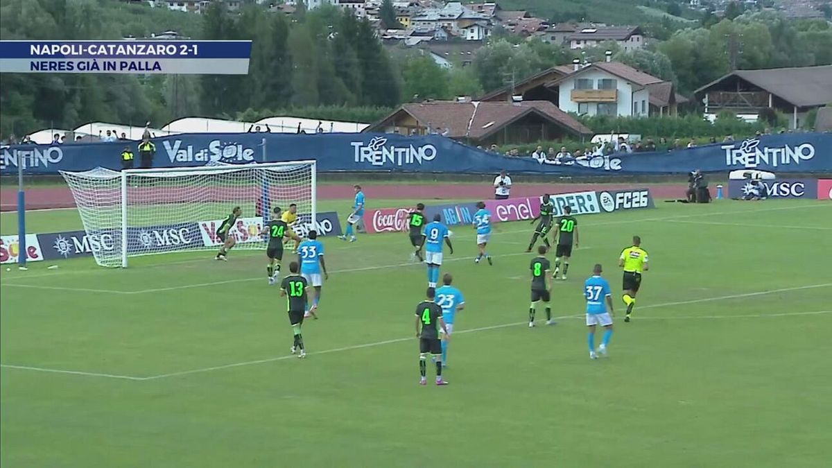 Napoli-Catanzaro 2-1