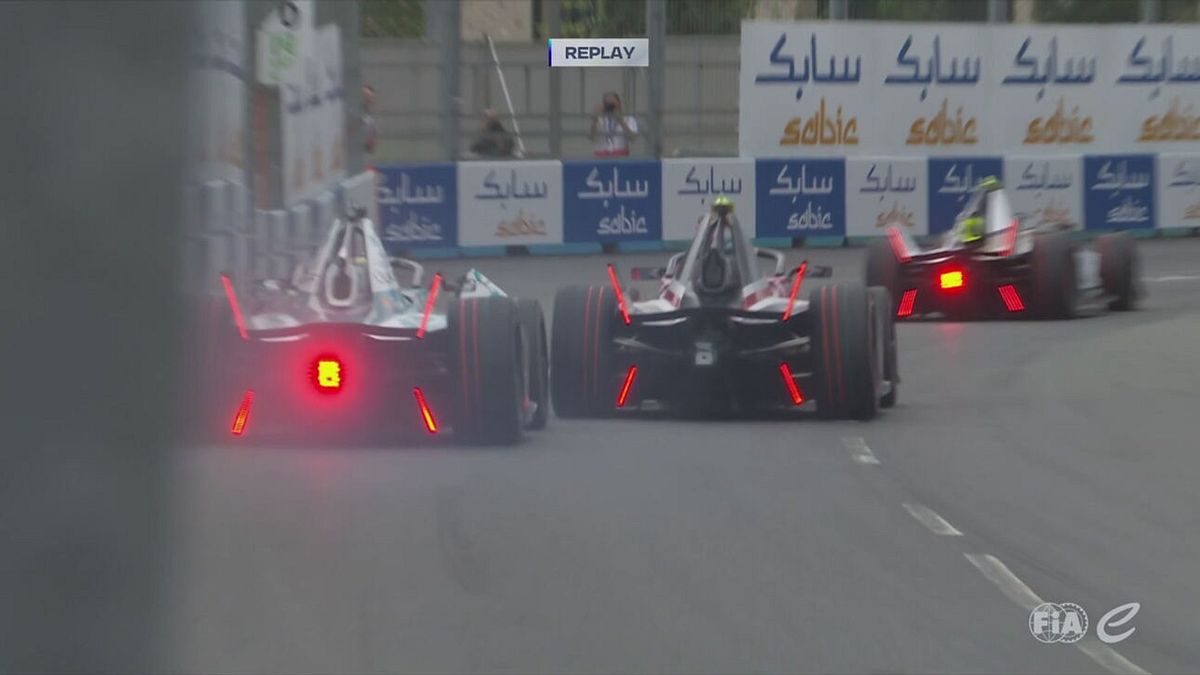 Incidente tra Rowland e De Vries