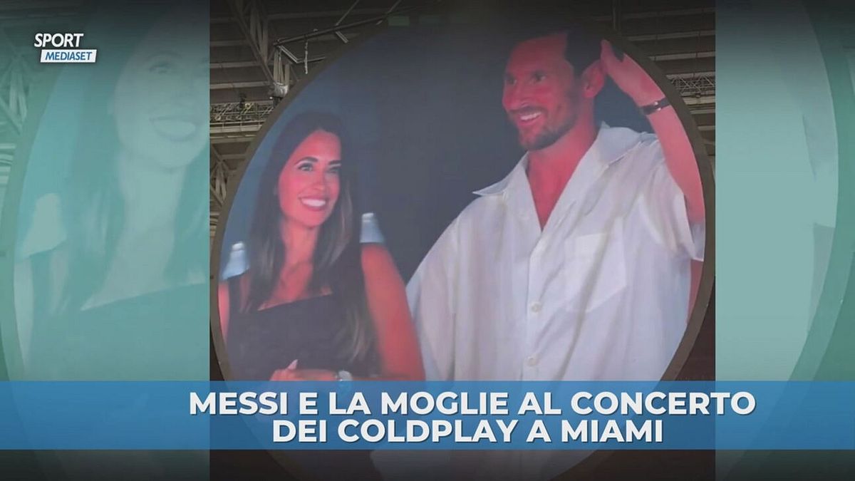 Messi e la moglie inquadrati dalla kiss cam al concerto dei Coldpaly