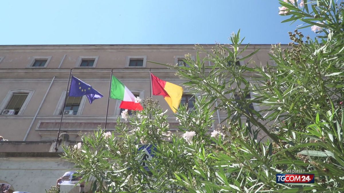 18.00 LEGA, LA BATTAGLIA DEI MANIFESTI SRV