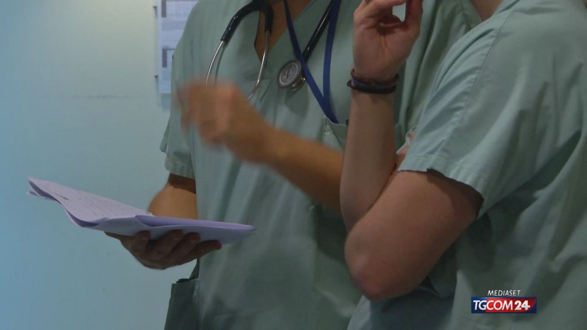 12.05 WEST NILE SALGONO I CONTAGI E PROBLEMI PER DONATORI SRV