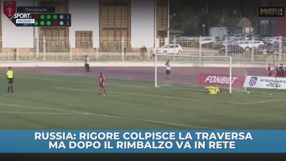 Incredibile in Russia: rigore colpisce la traversa ma poi…