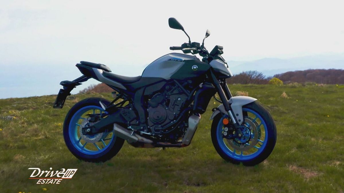 Yamaha MT-07 2025, più dotata e leggera