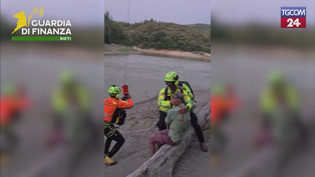 Orvieto, ritrovato l'escursionista scomparso: le immagini del salvataggio