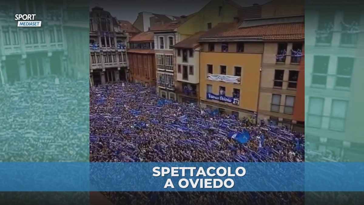 Show a Oviedo: i tifosi colorano di blu la piazza