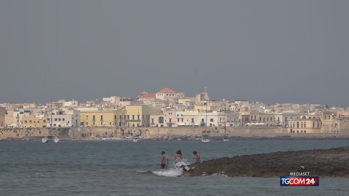 18.00 SALENTO, PIENONE A GALLIPOLI  SRV