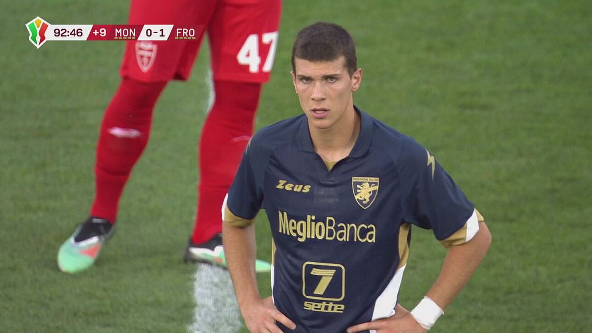 Frosinone in vantaggio con Kvernadze in pieno recupero