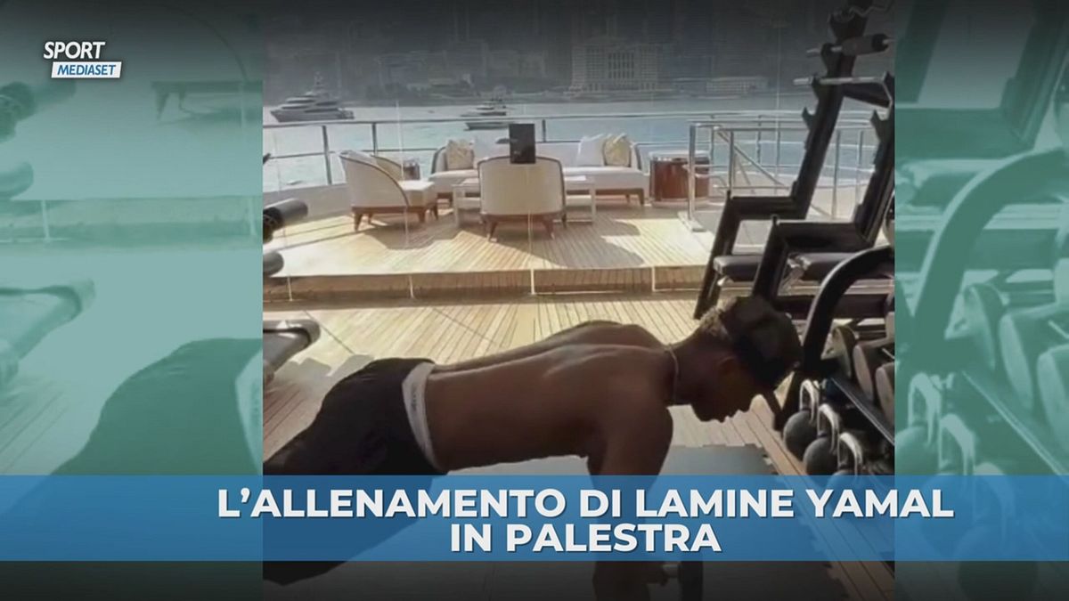 Il duro allenamento di Lamine Yamal: flessioni in palestra