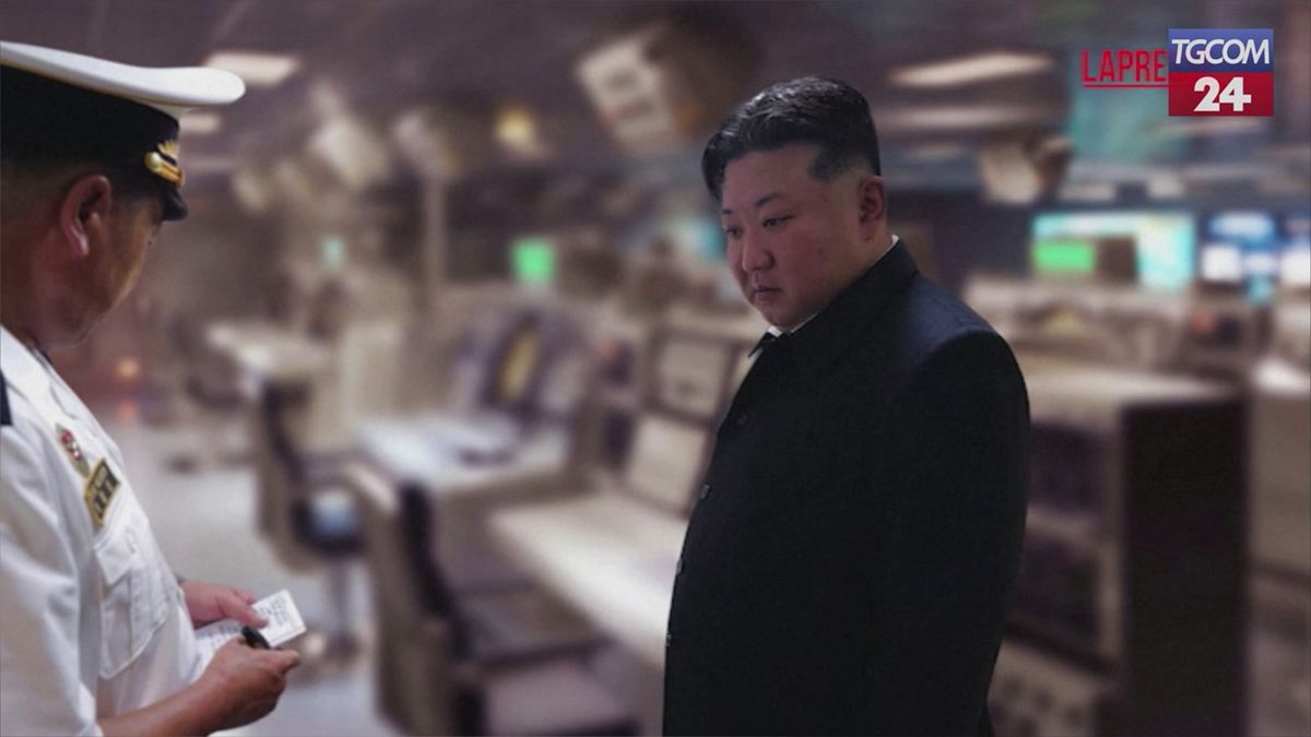 Corea del Nord, Kim visita un cacciatorpediniere della Marina