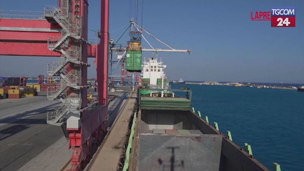Gaza, partita da Cipro nave con 1.200 tonnellate di aiuti