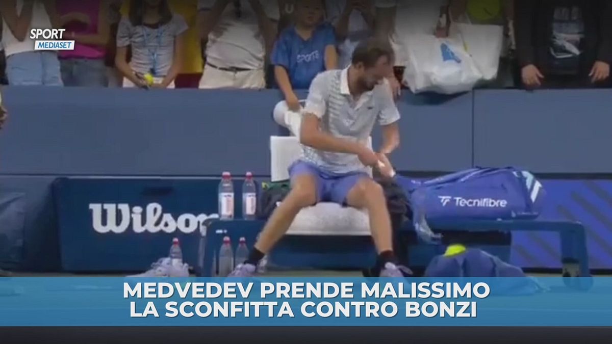 Medvedev prende malissimo la sconfitta contro Bonzi
