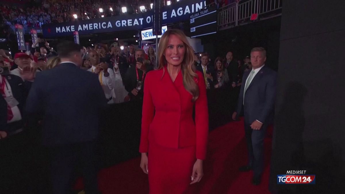 12.00 MELANIA SU VANITY FAIR SRV