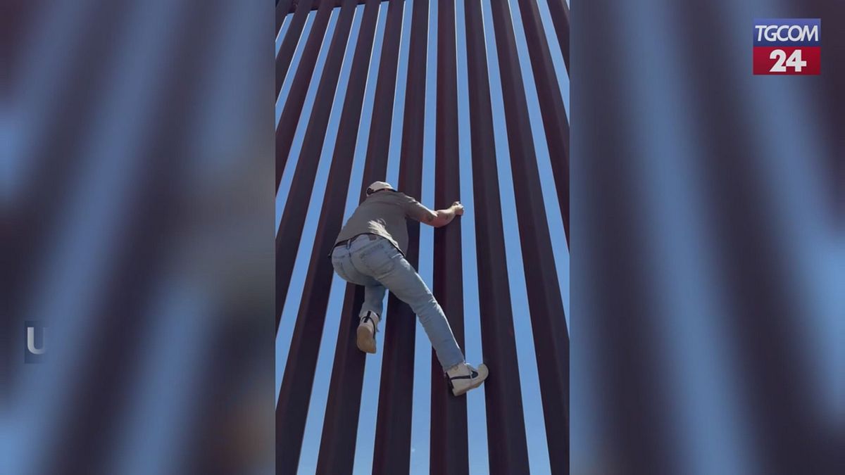 Usa, influencer scavalca il muro al confine tra gli Stati Uniti e il Messico