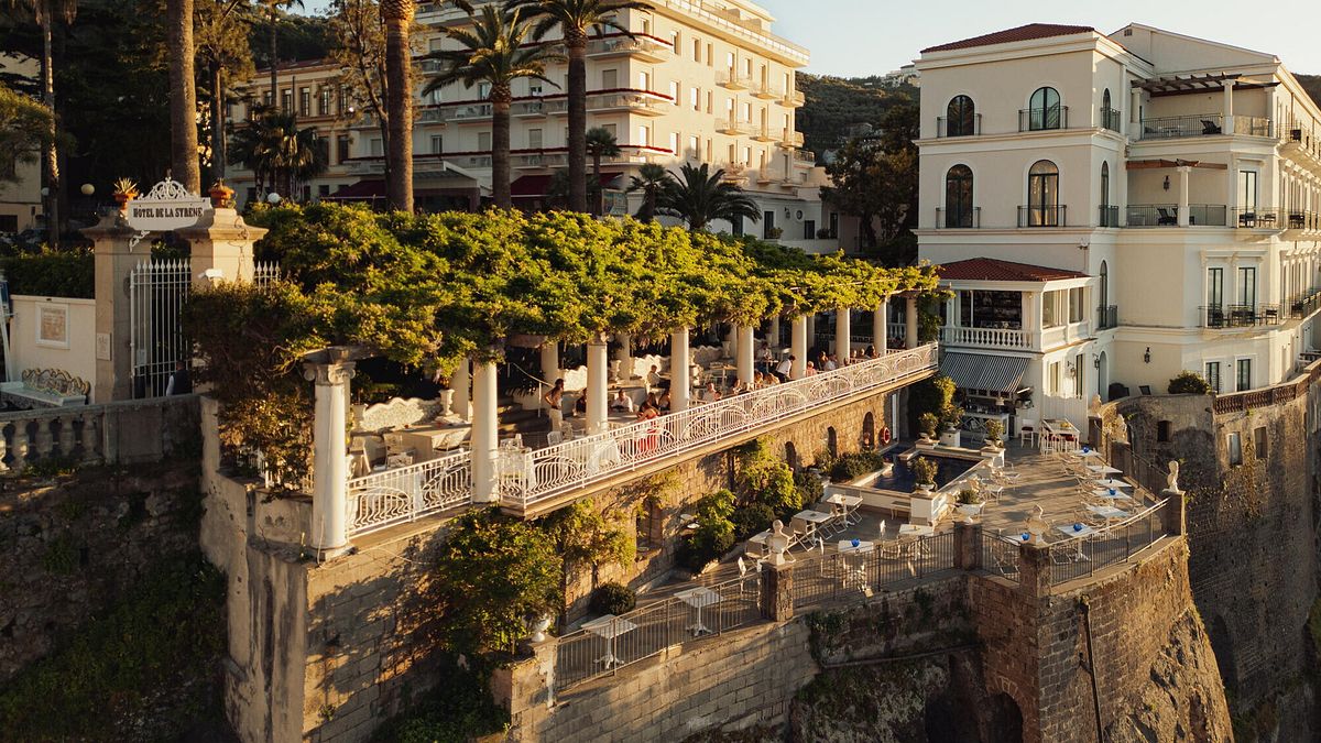 Bellevue Syrene, Bar e La Pergola