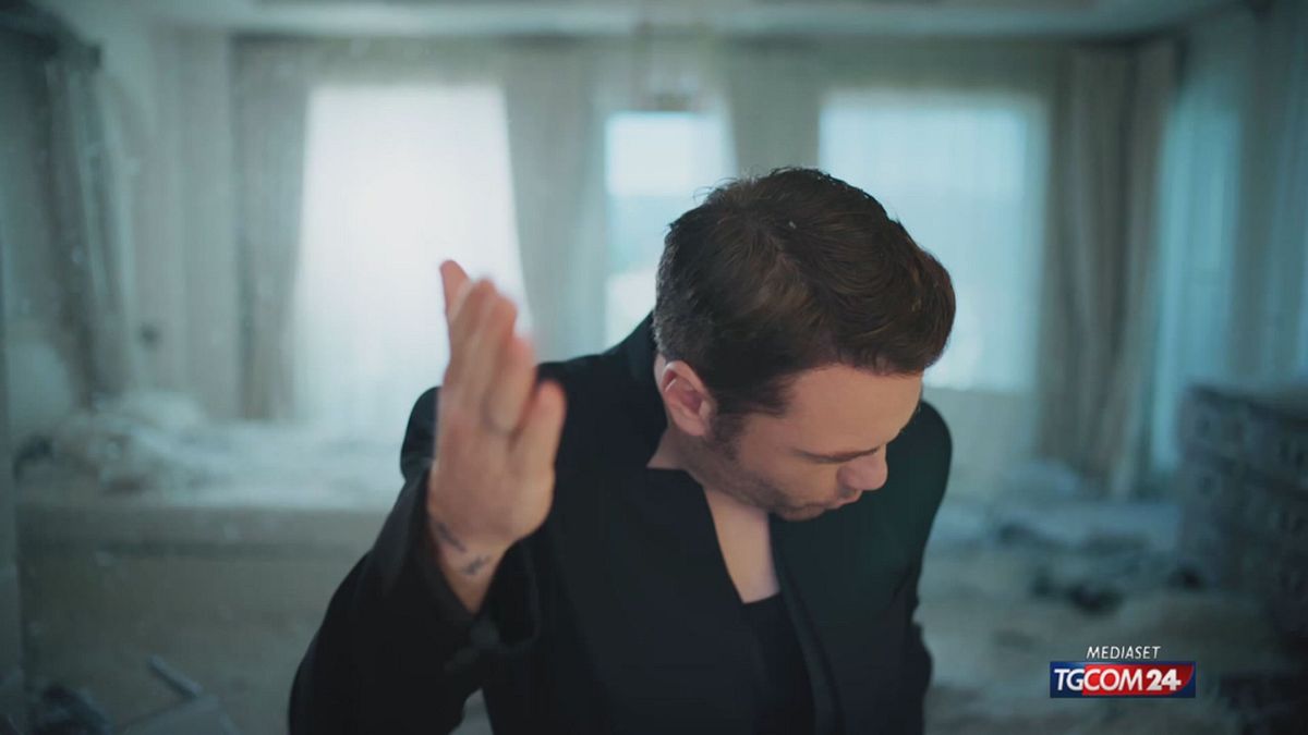 18.00 TIZIANO FERRO SRV
