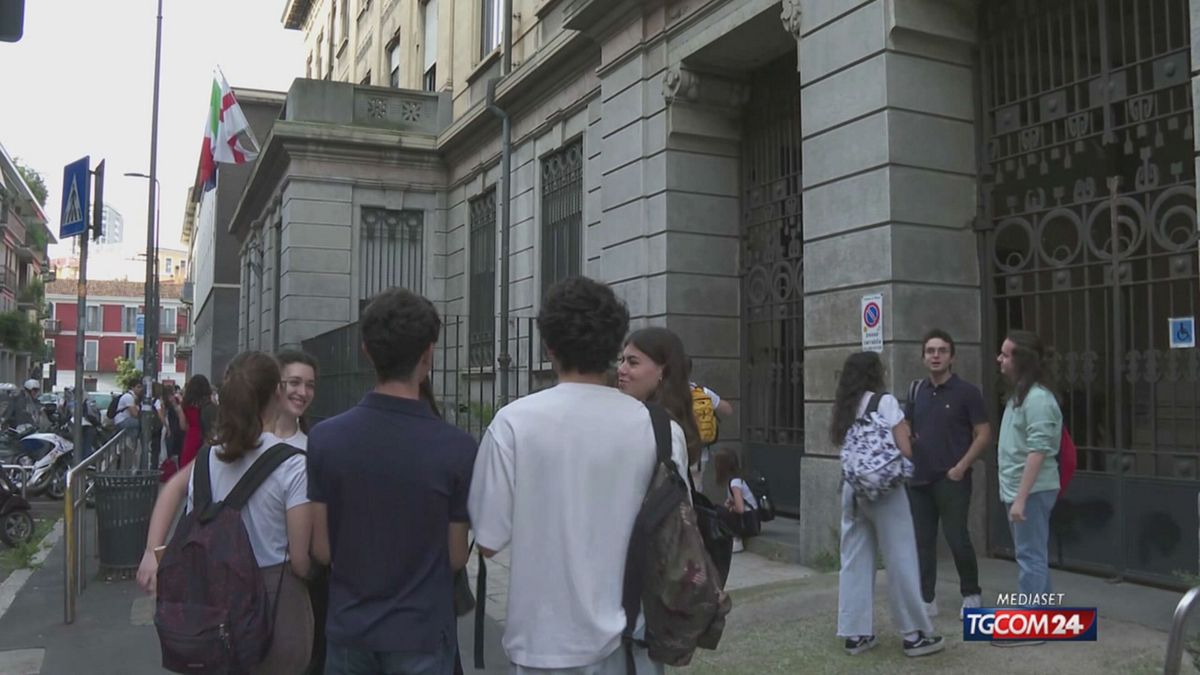 12.00 SI TORNA A SCUOLA (CON NUOVE REGOLE) SRV