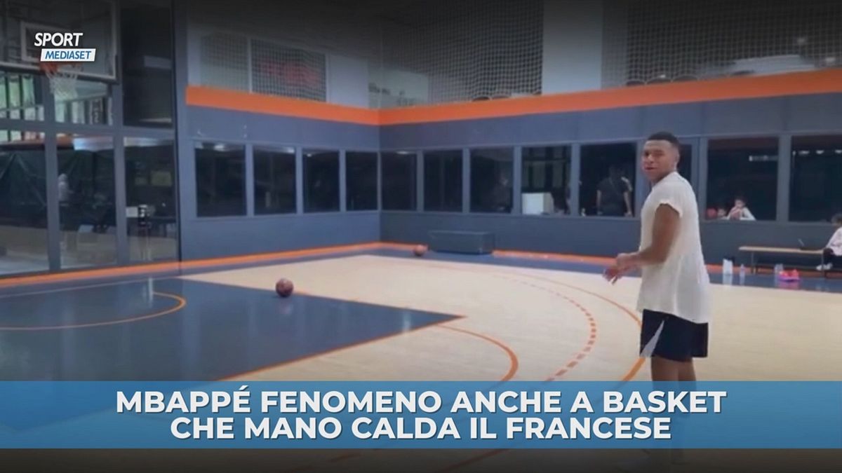 Mbappé fenomeno anche a basket