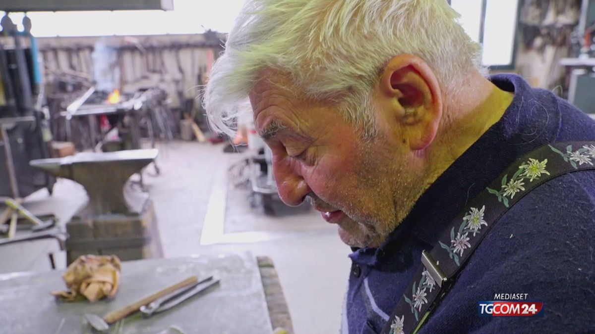 12.15  L'ARTISTA DEL FERRO SRV