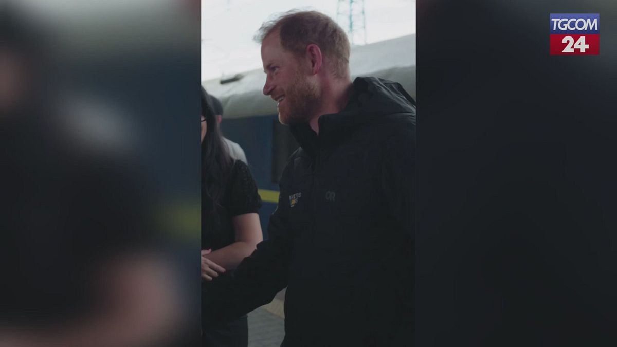 Ucraina, visita a sorpresa del principe Harry a Kiev