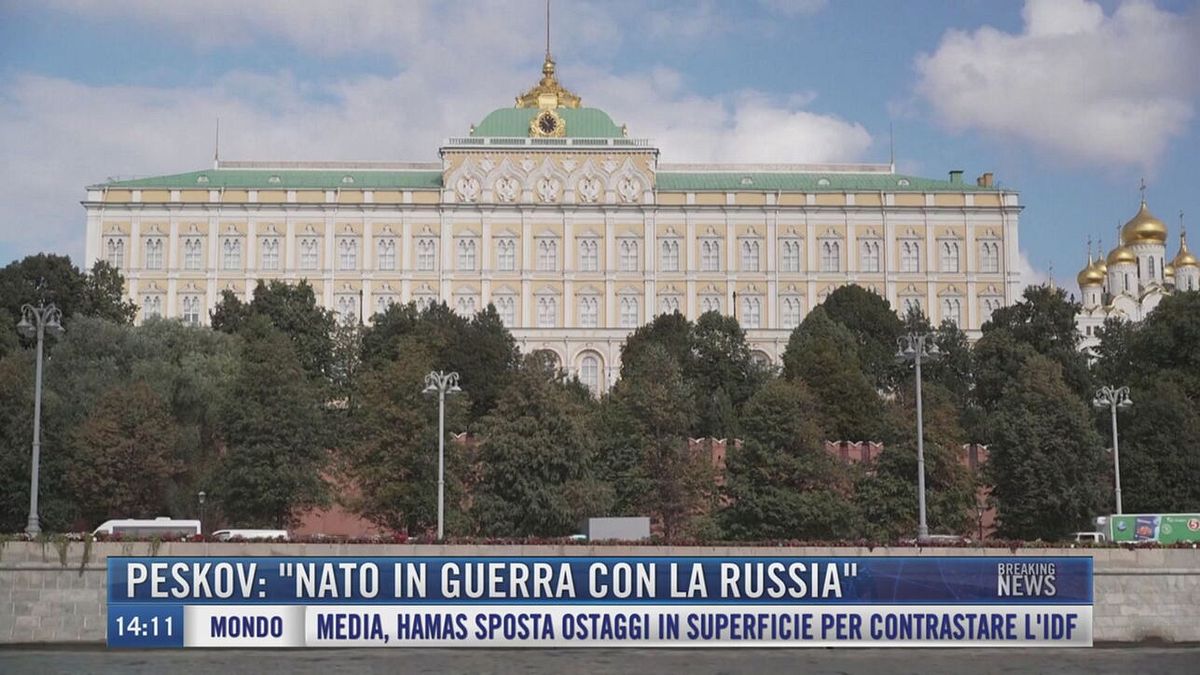 Breaking News delle 14.00 | Peskov: "Nato in guerra con la Russia"