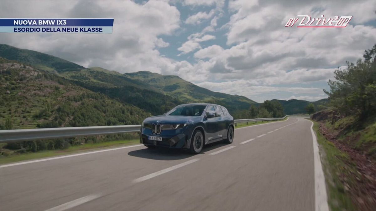 BMW svela la nuova iX3