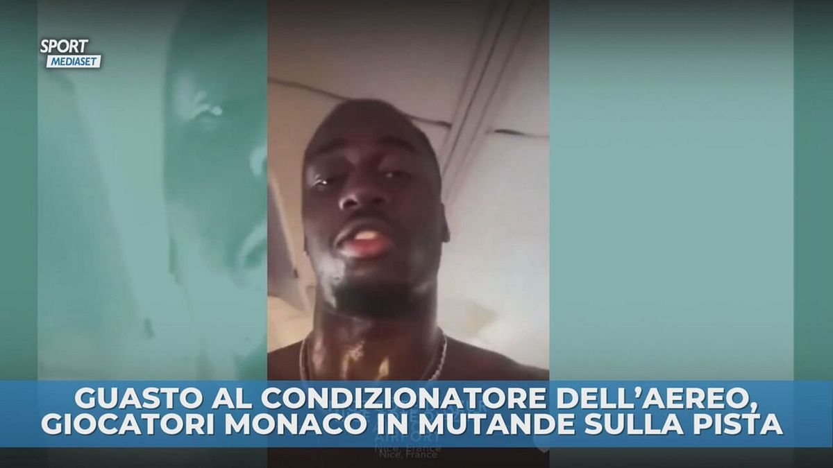 Monaco, giocatori in mutande sulla pista di volo