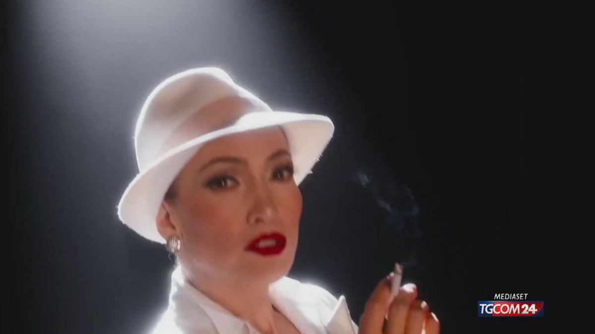 18.00 JENNIFER LOPEZ QUASI EVITA SRV