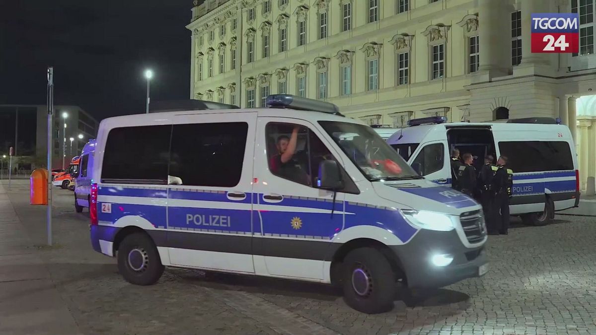 Berlino, migliaia di persone evacuate per una bomba inesplosa della II Guerra Mondiale
