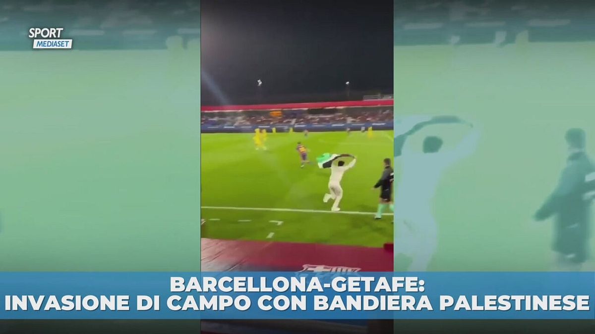 Barca-Getafe: invasione di campo con bandiera palestinese