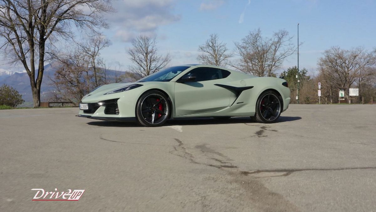 Corvette E-Ray