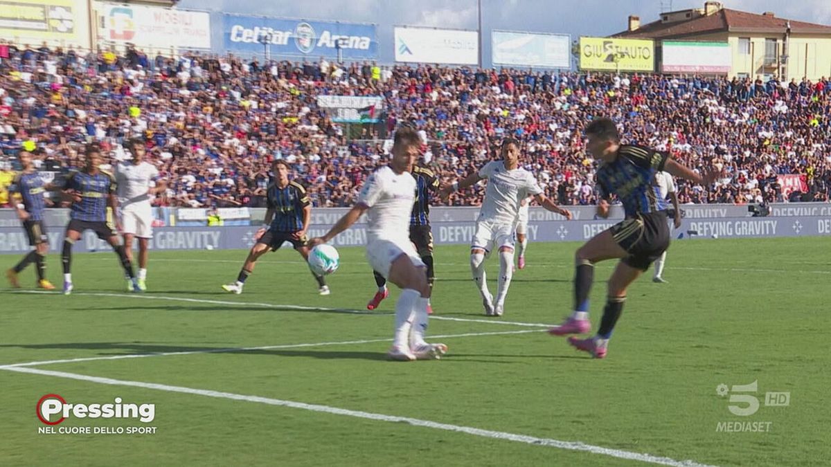 La moviola di Pisa-Fiorentina: "Follia, come si fa a non dare un rigore così?"