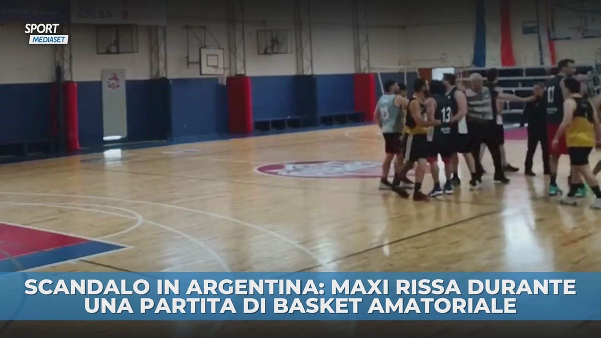 Maxi rissa in Argentina in una partita di basket amatoriale