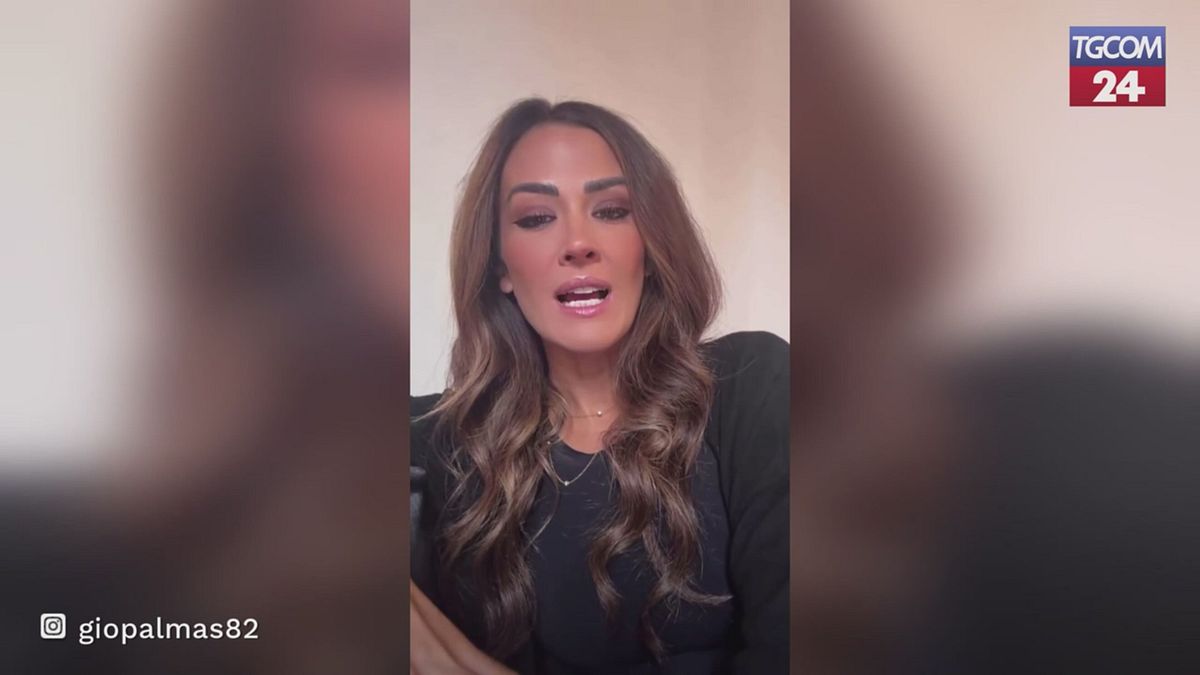 Giorgia Palmas dopo lo scippo in treno: "Servono più controlli, mi sento in pericolo a ogni passo"