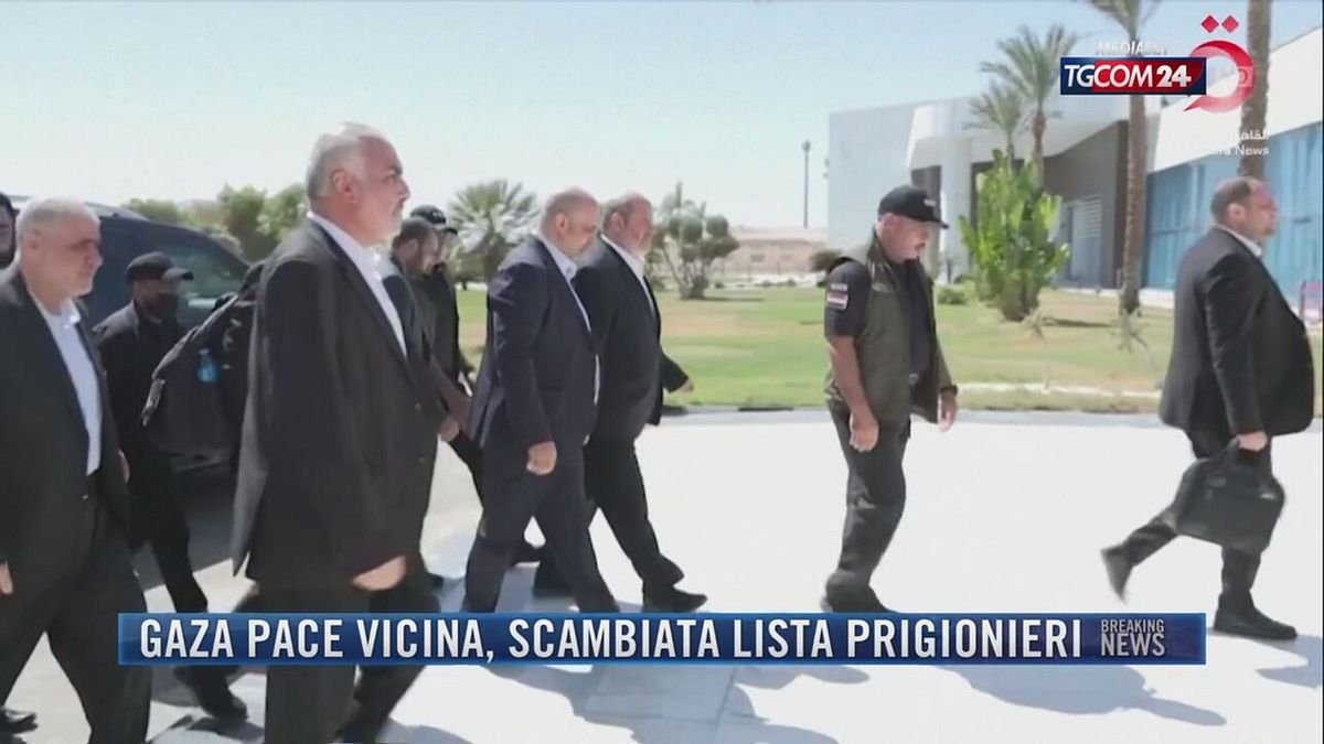 Breaking News delle 21.30 | Gaza pace vicina, scambiata lista prigionieri