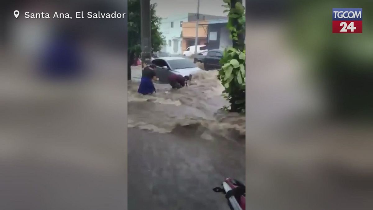 Maltempo in El Salvador: allagamenti e disagi in molte zone del Paese
