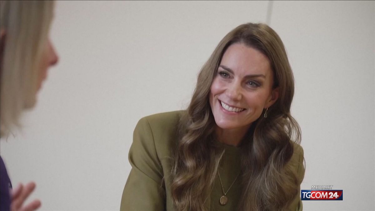 18.05 KATE L'ANCORA DELLA ROYAL FAMILY