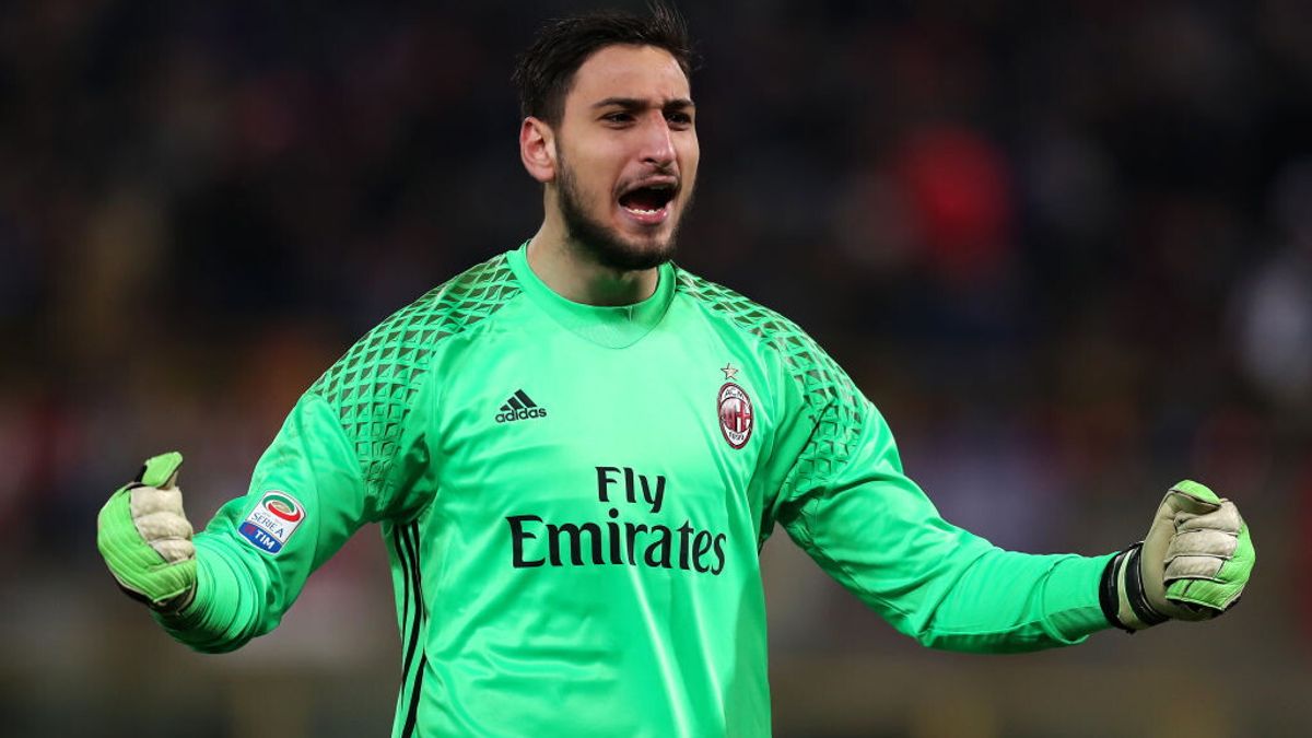 Nel 2021 le trattative per il rinnovo di Gianluigi Donnarumma vanno per le lunghe ma nessuno pensa che possa davvero lasciare il Milan. Poi il 27 maggio l'annuncio dell'acquisto di Maignan certifica l'addio