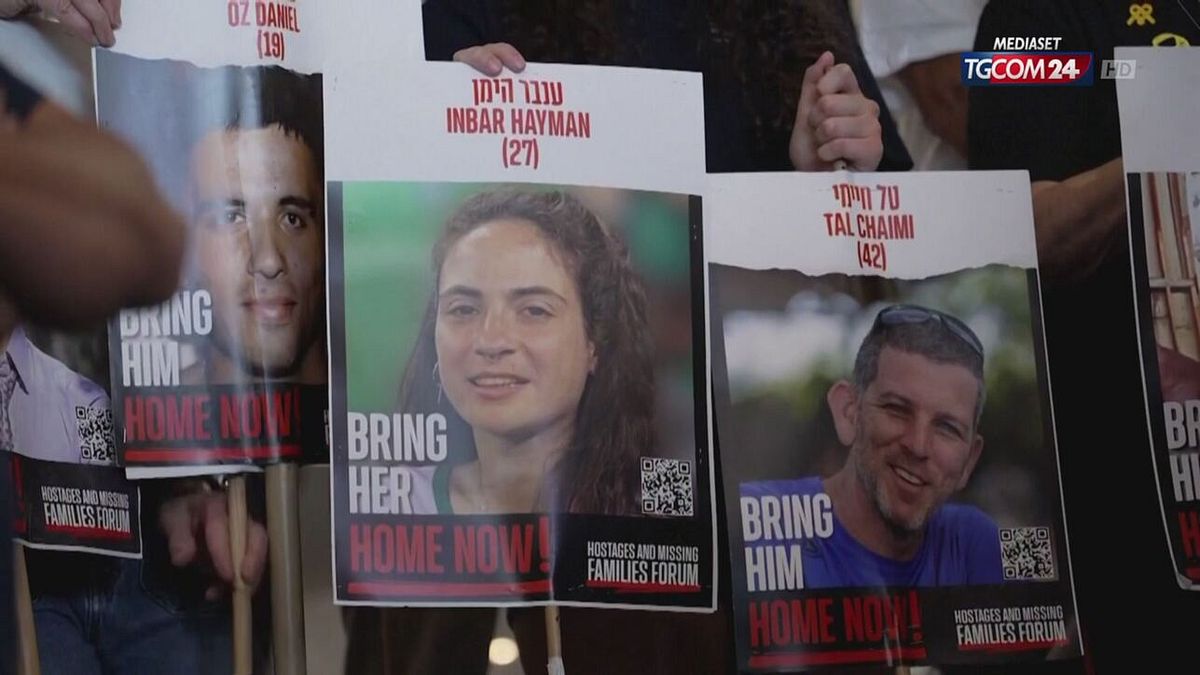 Breaking News delle 21.30 | Israele attende il rilascio degli ostaggi