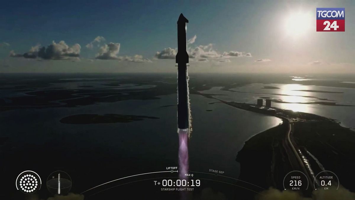 SpaceX lancia l'undicesimo volo di prova del suo razzo Starship