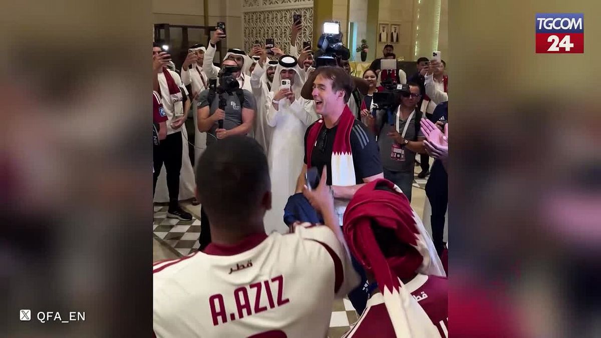  Il Qatar si qualifica ai Mondiali: l'allenatore esulta così
