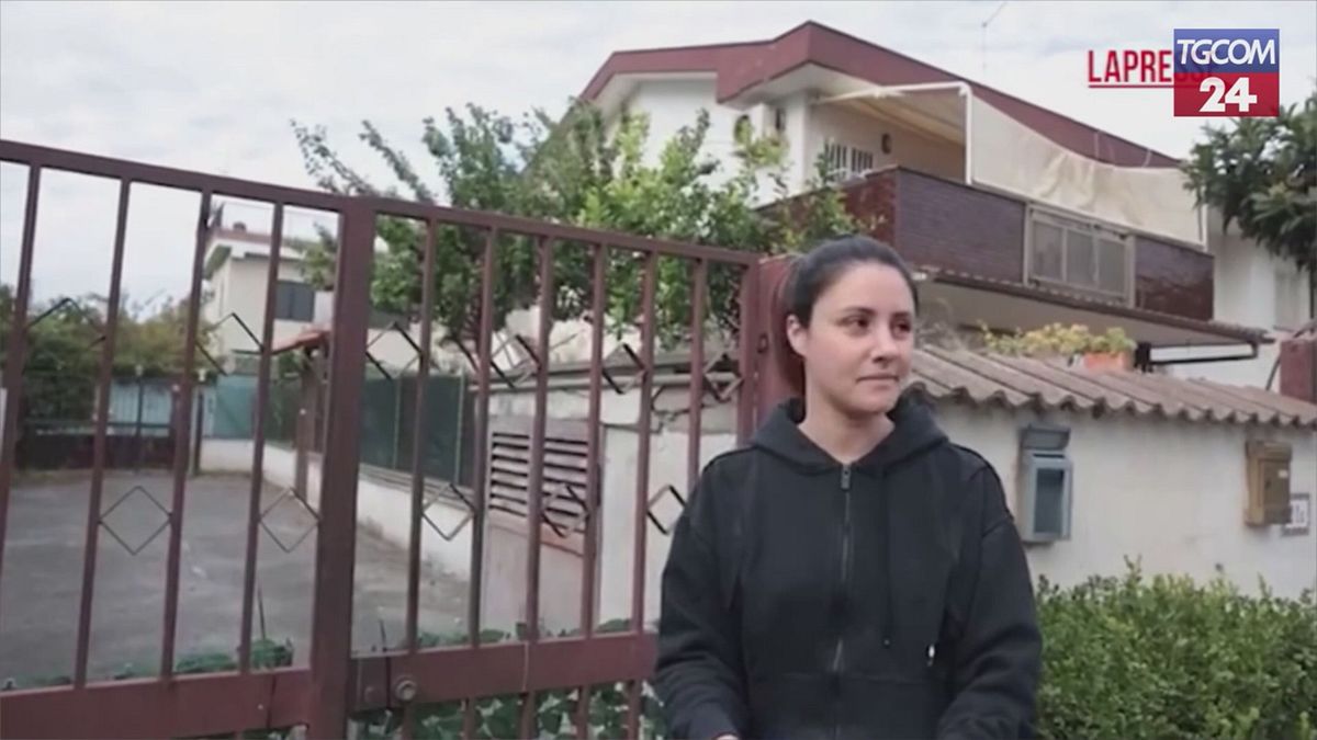 "Ha tremato tutto": il racconto della vicina dopo l'esplosione davanti alla casa del giornalista Sigfrido Ranucci