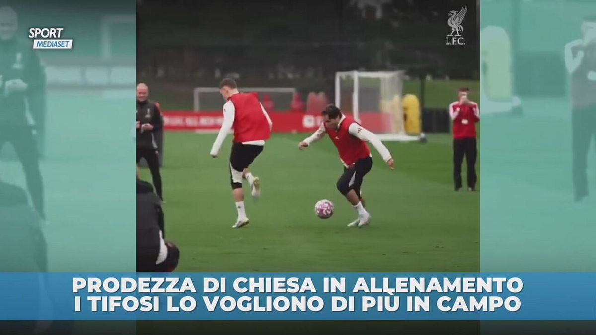Prodezza di Chiesa in allenamento