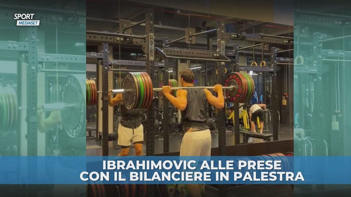 Ibra: che sforzo con il bilanciere
