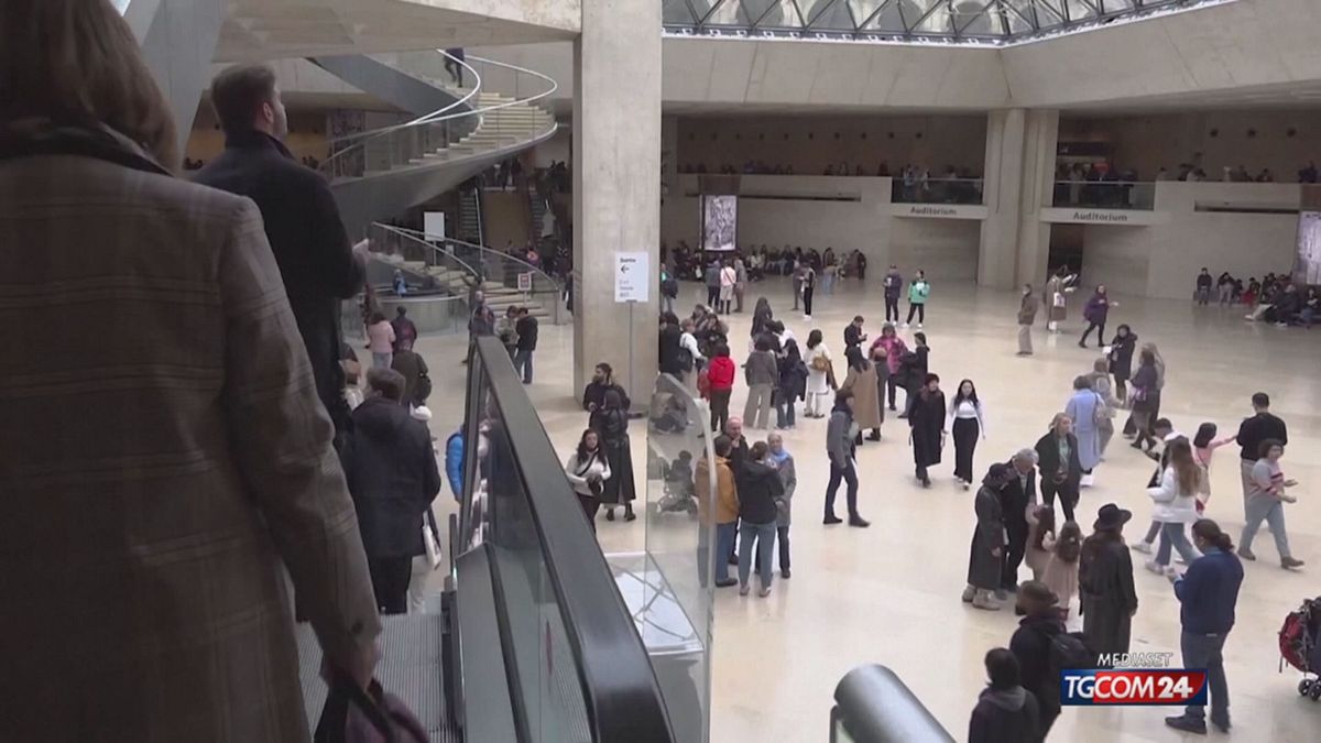 12.30 FURTO AL LOUVRE SRV