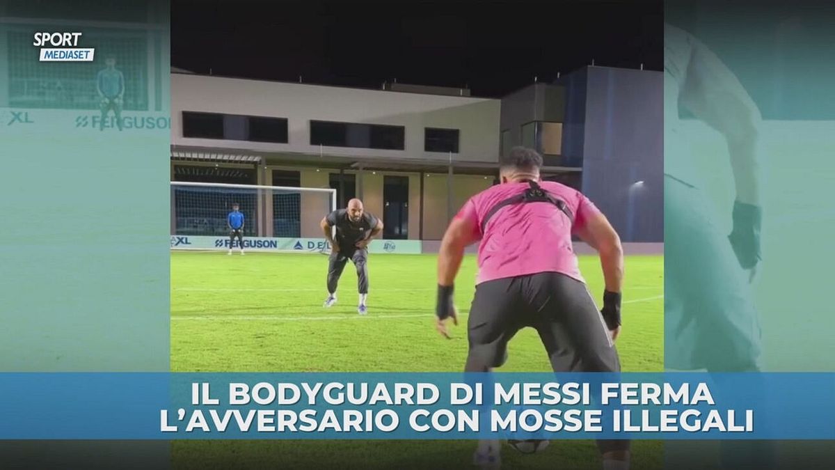 Calcio o lotta: il bodyguard di Messi "non si passa"